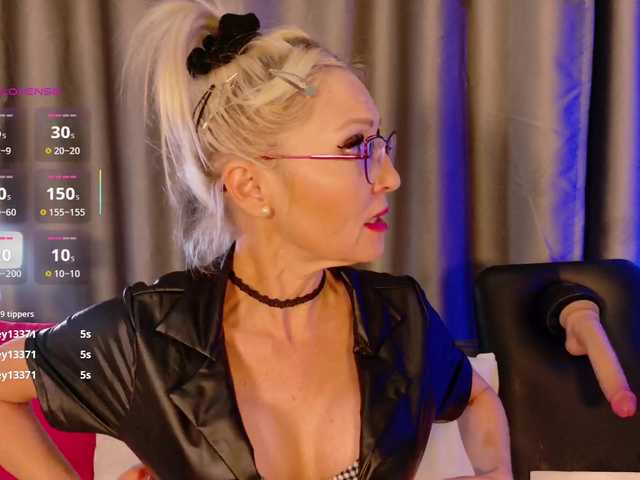 Milforja's BongaCams show and profile