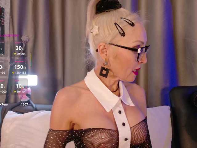 Milforja's BongaCams show and profile