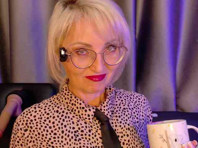Milforja Live Webcam on BongaCams