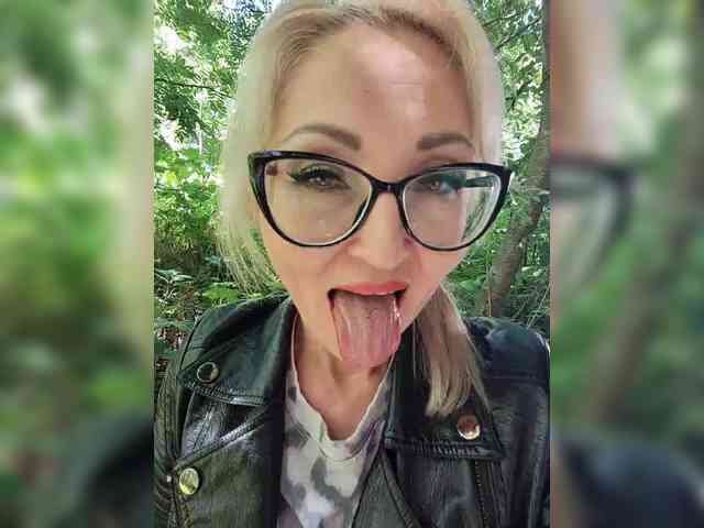 Milforja Live Webcam on BongaCams