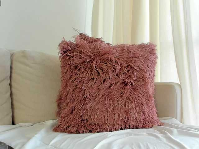 IrinaTannedd's BongaCams show and profile