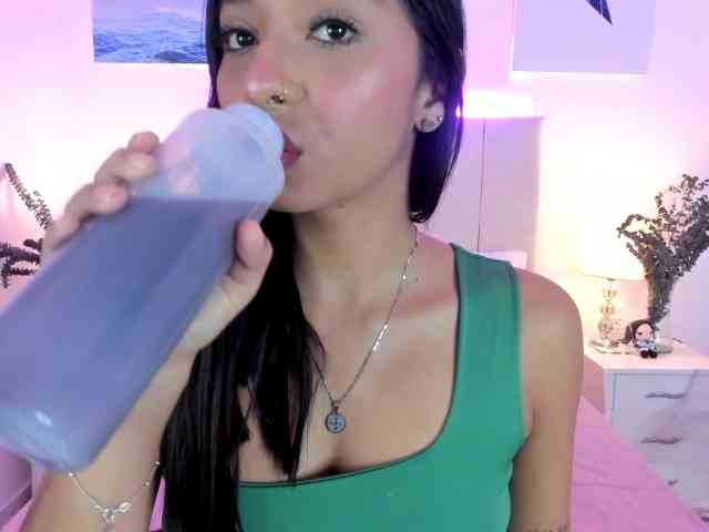 IrinaTannedd webcam