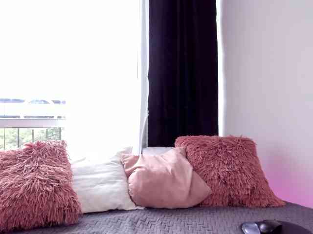 IrinaTannedd webcam