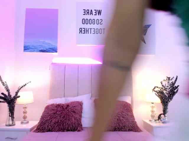 IrinaTannedd webcam