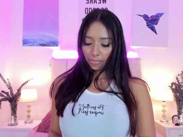 IrinaTannedd webcam