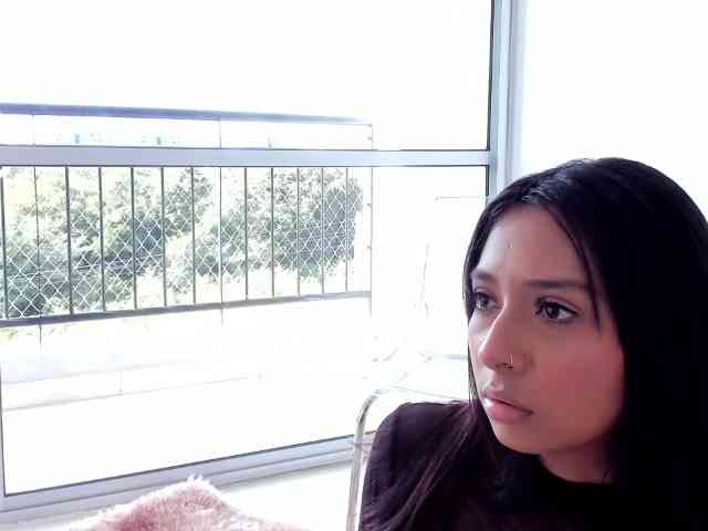 IrinaTannedd webcam