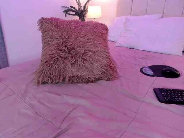 IrinaTannedd webcam
