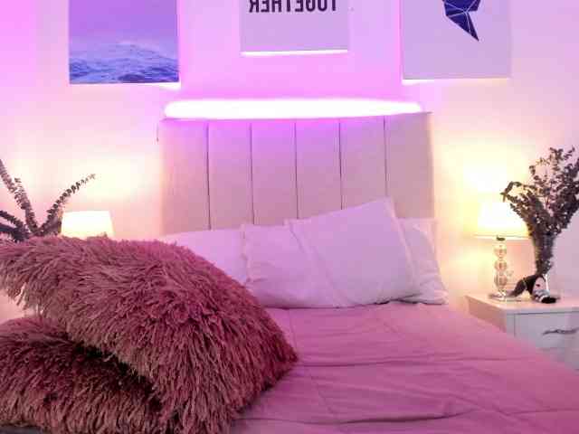 IrinaTannedd webcam