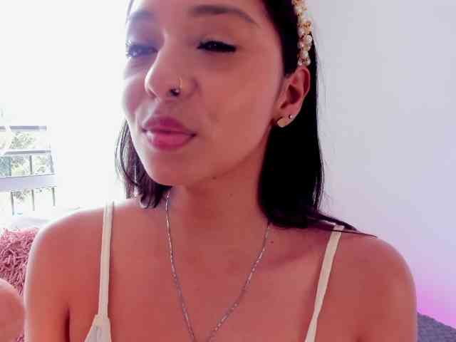 IrinaTannedd webcam
