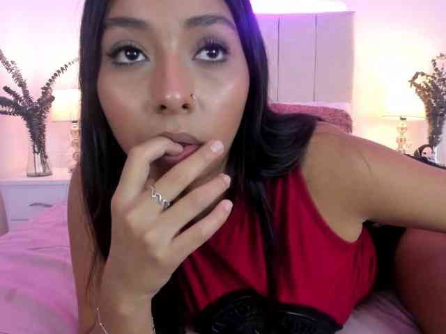 IrinaTannedd webcam