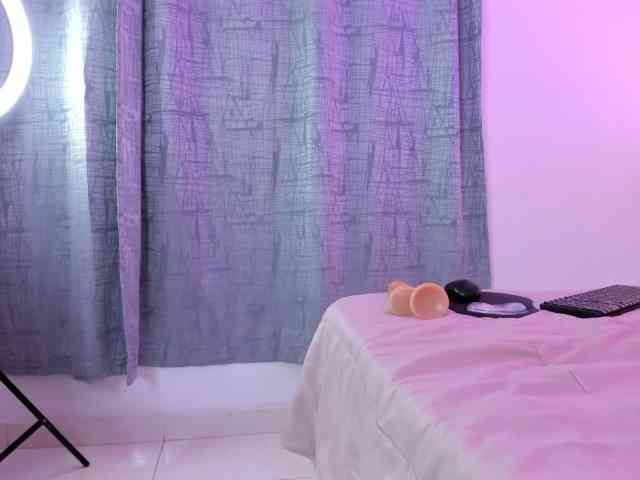 IrinaTannedd webcam