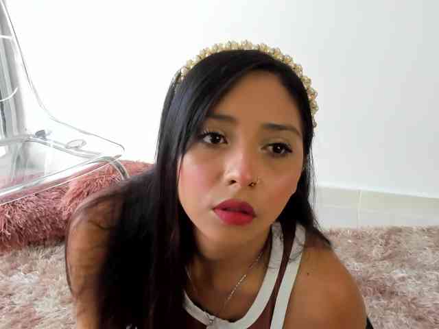 IrinaTannedd webcam