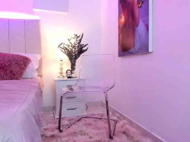 IrinaTannedd webcam