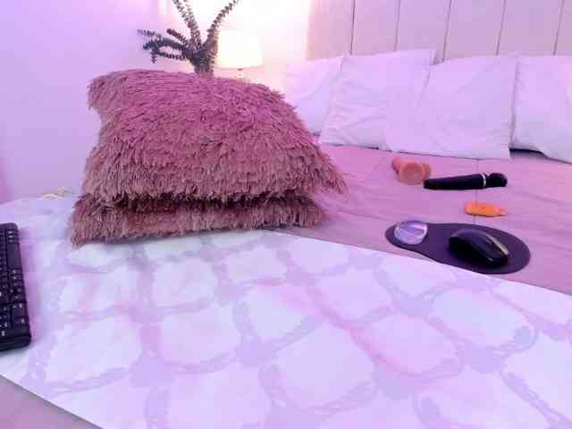 IrinaTannedd webcam