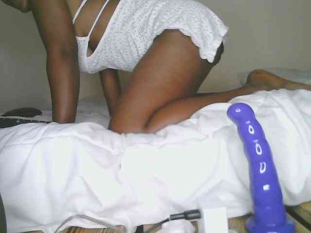 Squirtydoll256 webcam