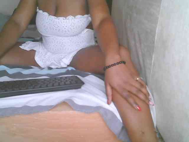 Squirtydoll256 webcam