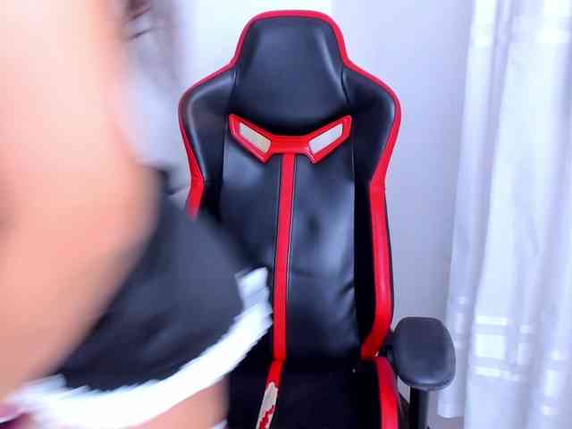 MadelineJackson webcam