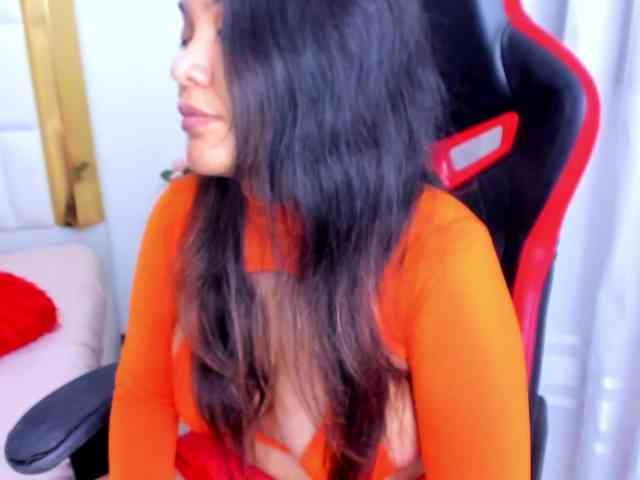 MadelineJackson webcam