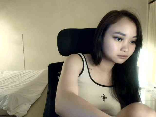 RozyElle webcam
