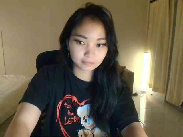 RozyElle webcam