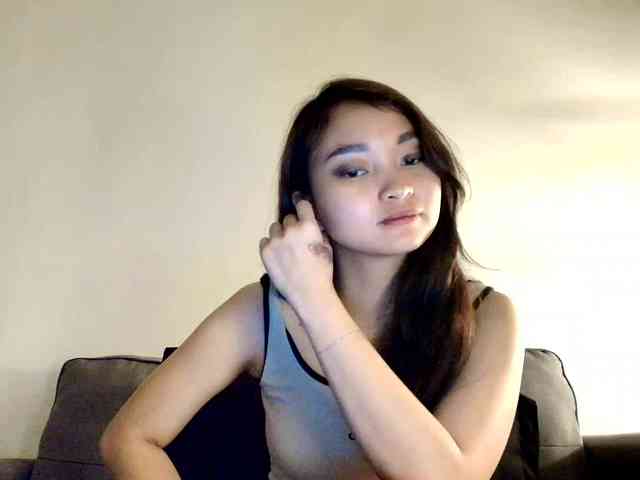 RozyElle webcam