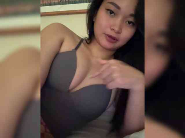 RozyElle webcam