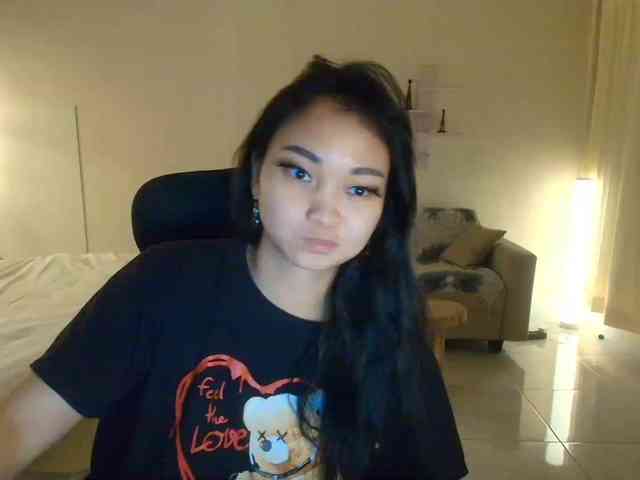 RozyElle webcam