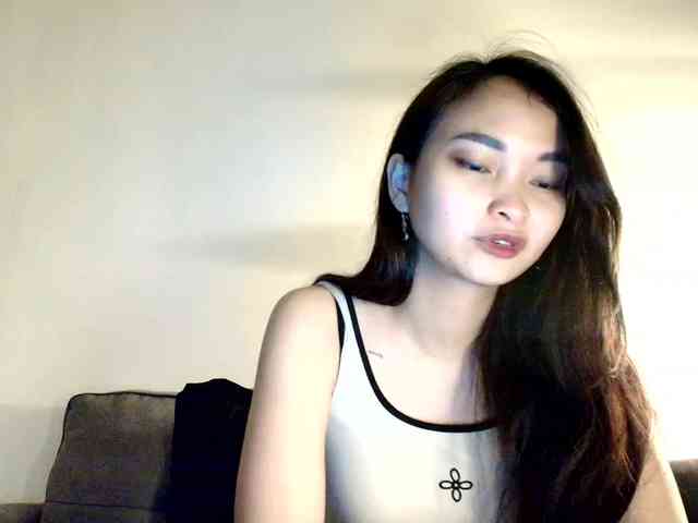 RozyElle webcam