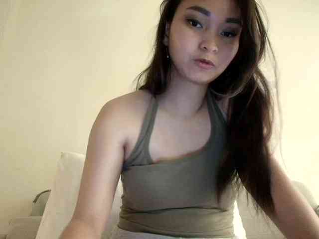 RozyElle webcam