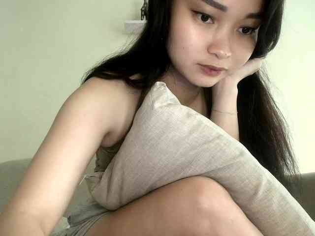 RozyElle webcam