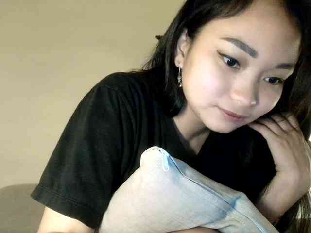 RozyElle webcam