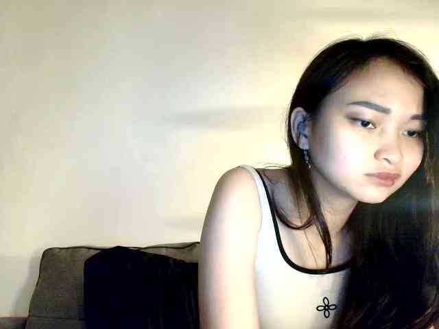 RozyElle webcam