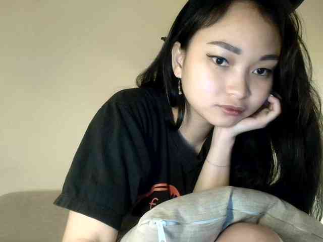 RozyElle webcam