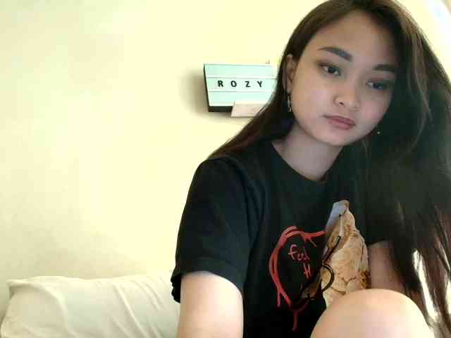 RozyElle webcam