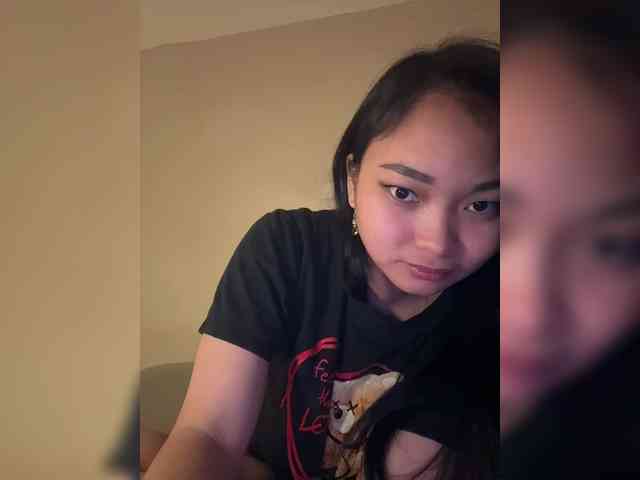RozyElle webcam