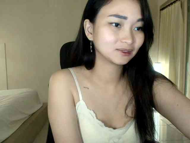 RozyElle webcam