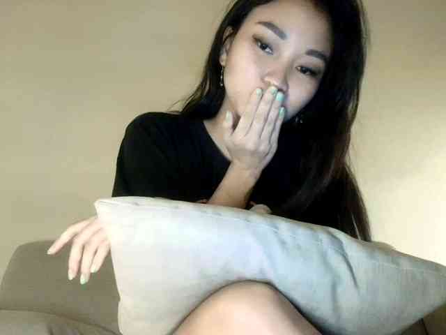 RozyElle webcam