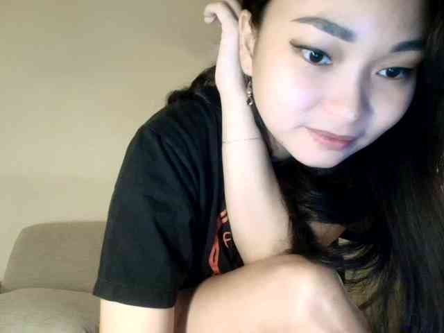 RozyElle webcam