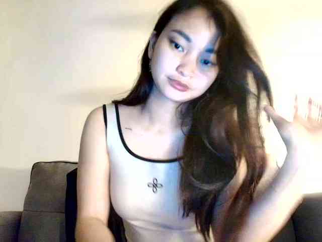 RozyElle webcam