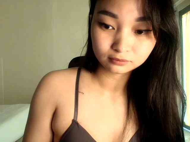 RozyElle webcam