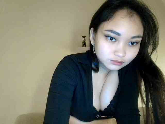 RozyElle webcam