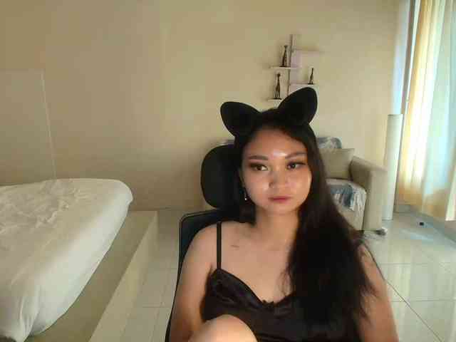 RozyElle webcam