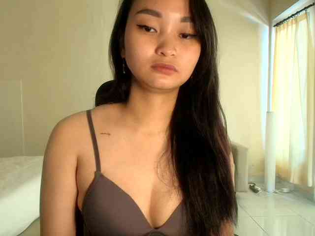 RozyElle webcam