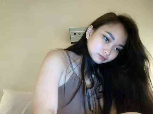 RozyElle webcam