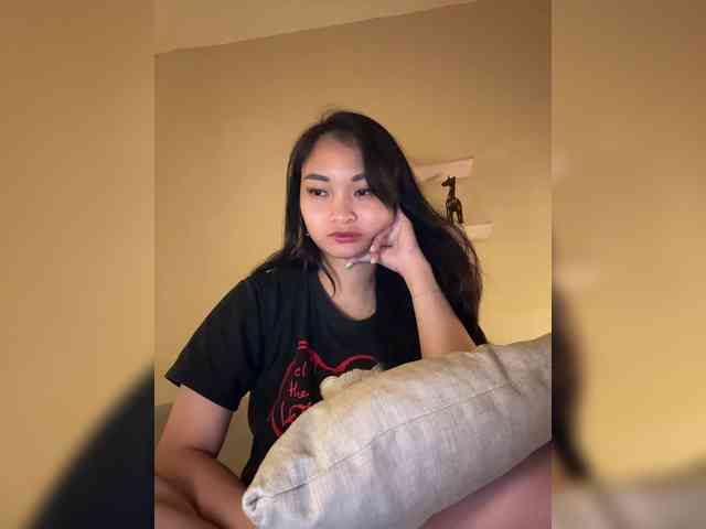 RozyElle webcam