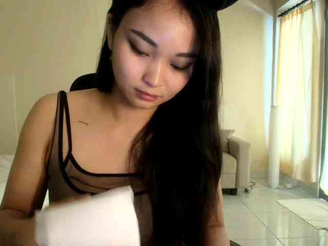 RozyElle webcam
