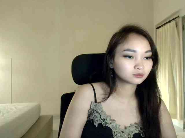 RozyElle webcam