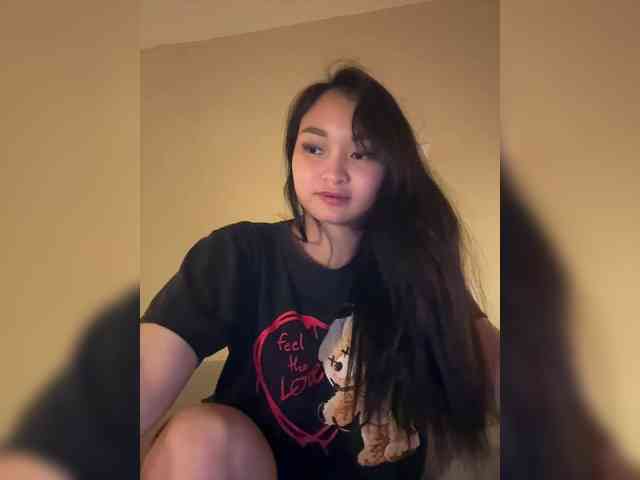 RozyElle webcam