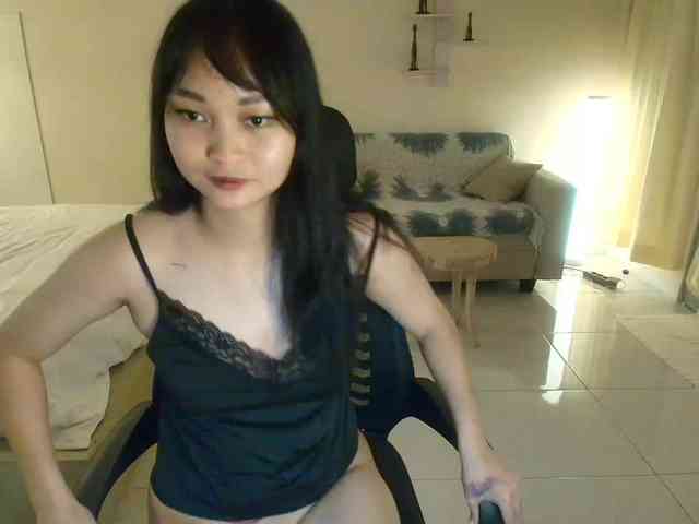 RozyElle webcam