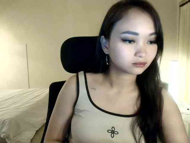 RozyElle webcam